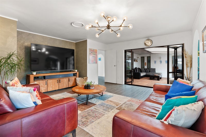 21 Beaumaris Way, Conifer Grove, Takanini - Carousel 2