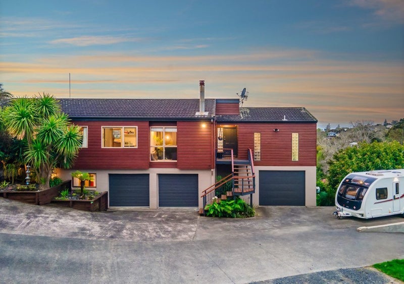 47 Haseler Crescent, Howick, Auckland - Carousel 2