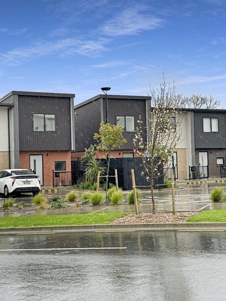 4/85 Selo Street, Glen Eden, Auckland - Carousel 1