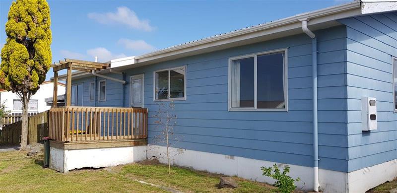 4A Hatherley Place, Clendon Park, Auckland - Carousel 1