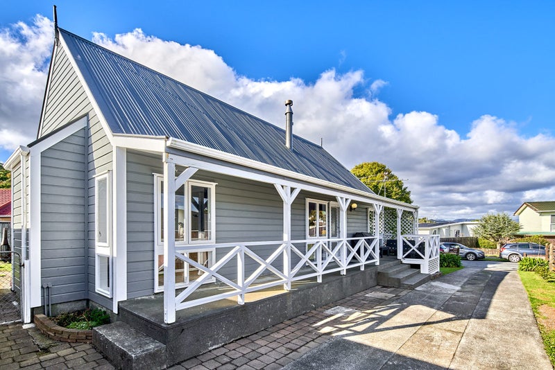 25 Ilam Grove, Kelson, Lower Hutt - Carousel 1
