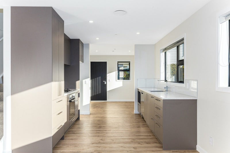 50 Beauchamp Street, Tawa, Wellington - Carousel 2