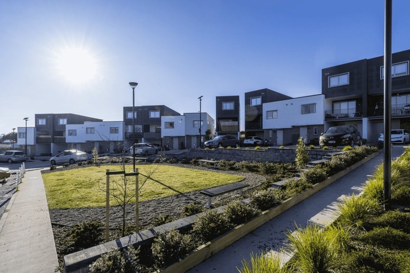 91 Ngae Place, Mangere East, Auckland - Carousel 2