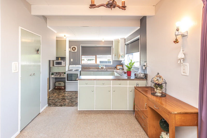 10 Caius Avenue, Gonville, Whanganui - Carousel 2