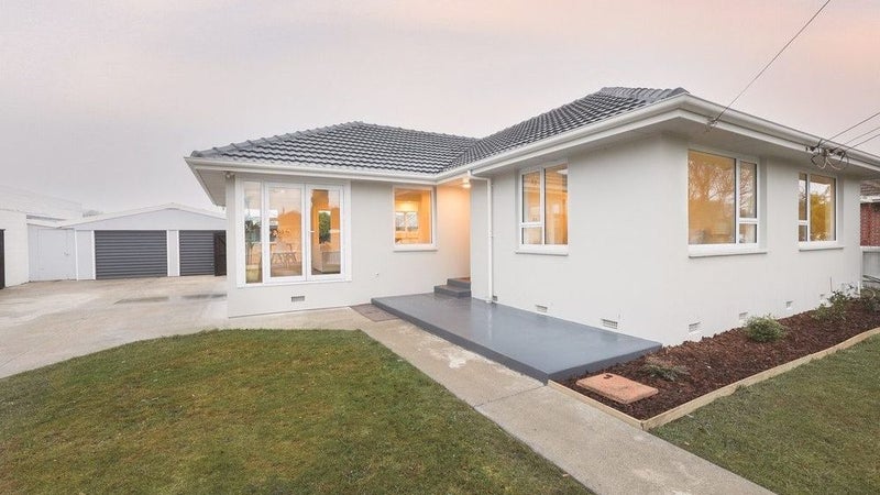 10 Bourne Crescent, Papanui, Christchurch - Carousel 1