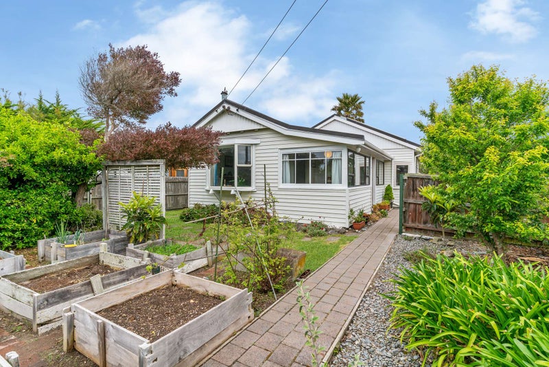 48 Pine Avenue, New Brighton, Christchurch - Carousel 1
