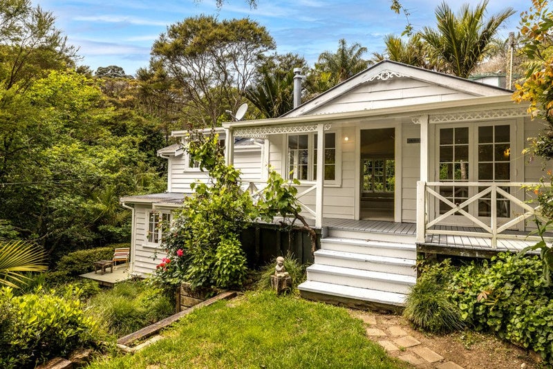 37 Hill Road, Palm Beach, Waiheke Island - Carousel 1