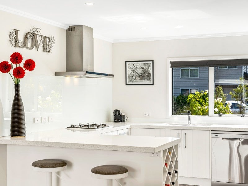 21 Somerby Mews, Silverstream, Upper Hutt - Carousel 2