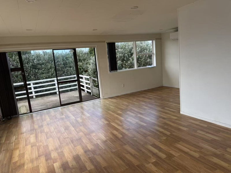 11 Tennyson Street, Northcote Point, Auckland - Carousel 2