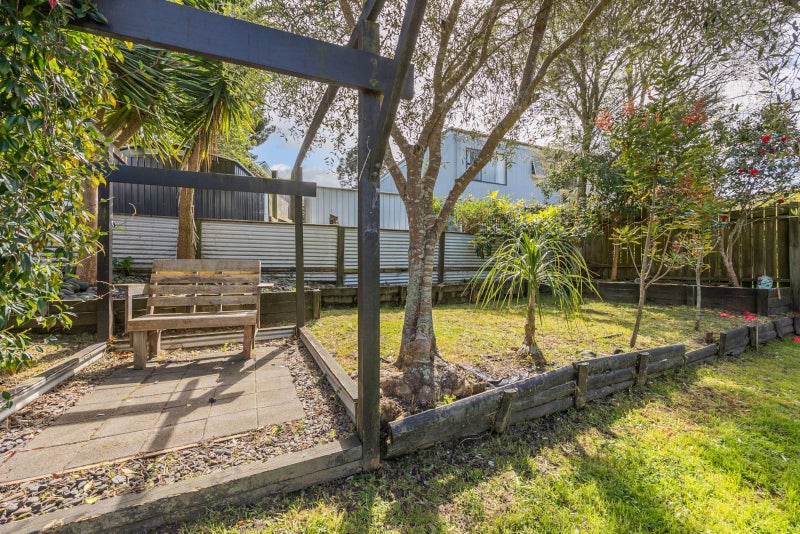 4/17 Neil Avenue, Te Atatū Peninsula, Auckland - Carousel 2