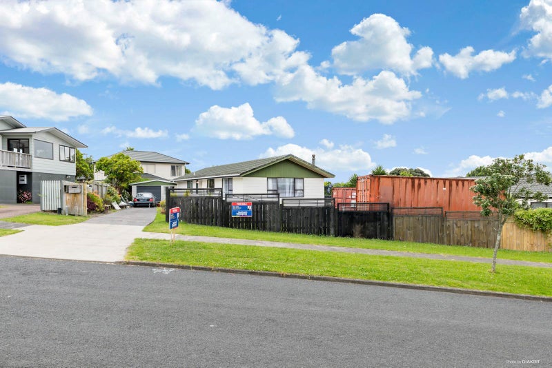 6 Oreti Place, Clover Park, Auckland - Carousel 1