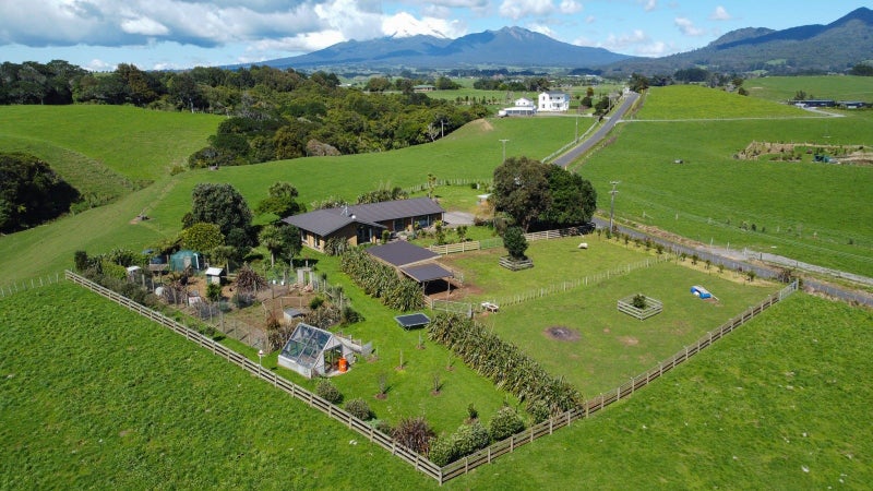 95 Plymouth Road, Omata - Carousel 1