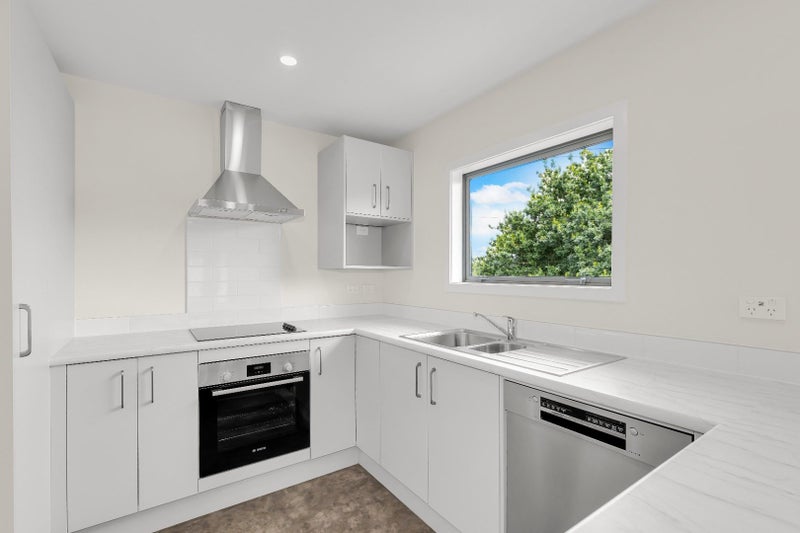 39 Saxon Street, Waterview, Auckland - Carousel 1