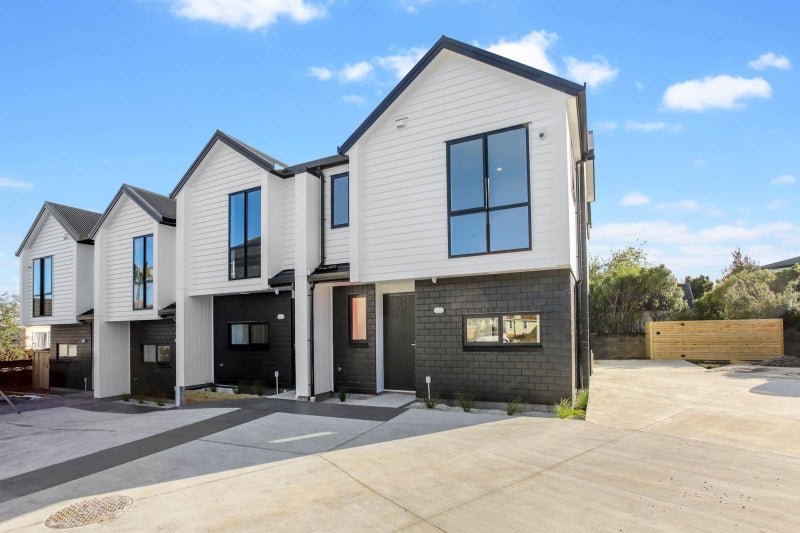 5/10 Shamrock Lane, Te Atatu Peninsula, Auckland - Carousel 2