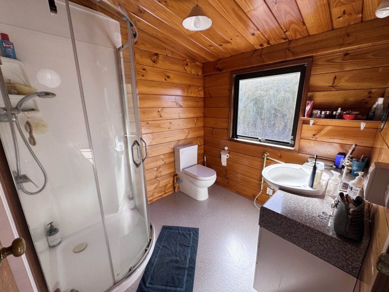 16 Mark Edward Drive, Half Moon Bay, Auckland - Carousel 11