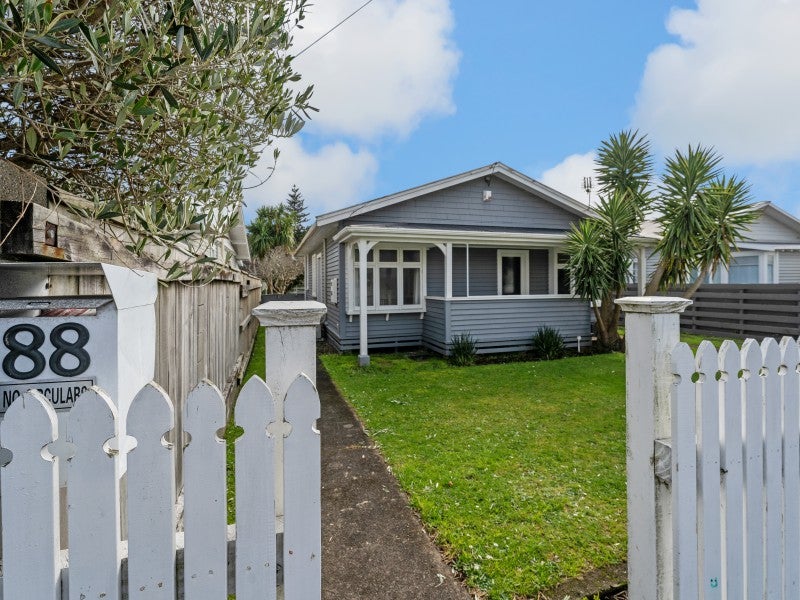 88 Tukapa Street, Westown, New Plymouth - Carousel 1
