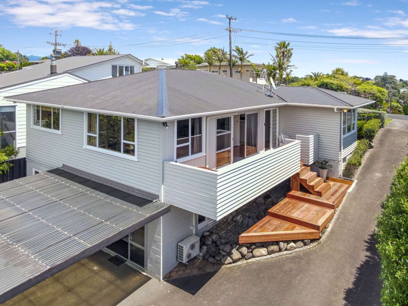 55 Queens Road, Glen Avon, New Plymouth - Carousel 1