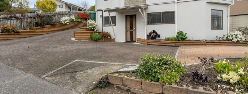 1 Gladstone Grove, Richmond Heights, Taupo - Carousel 2