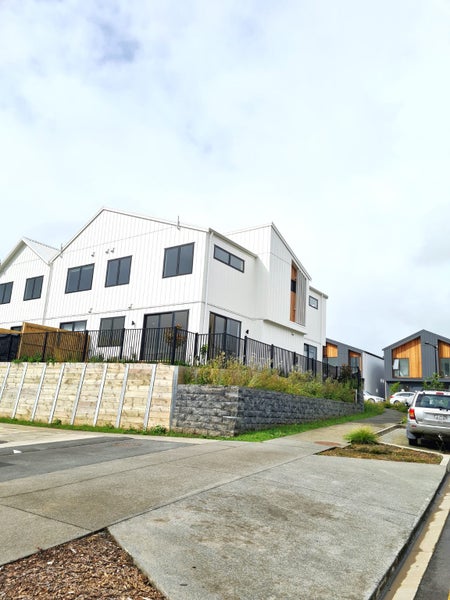 28 Porowha Road, Westgate, Auckland - Carousel 2