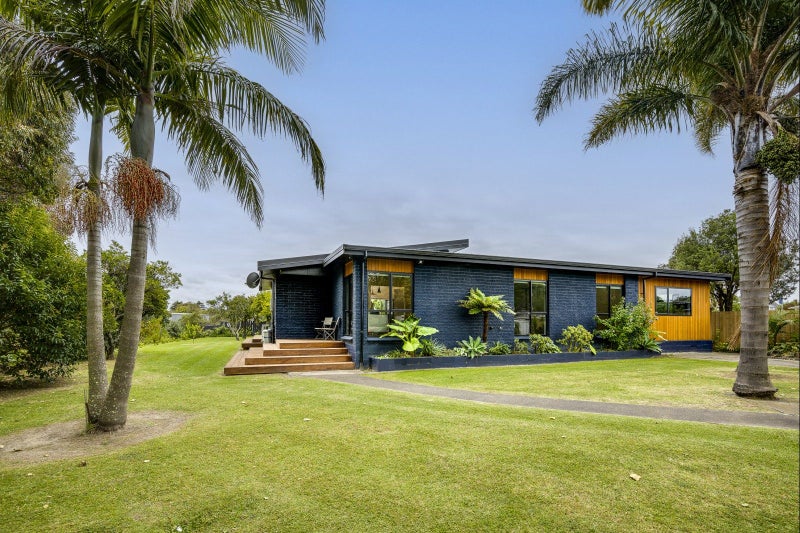 17 Rogers Road, Bay View, Napier - Carousel 1