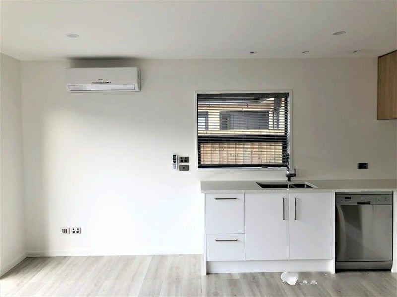 2/17 Delph Street, Avonhead, Christchurch - Carousel 2