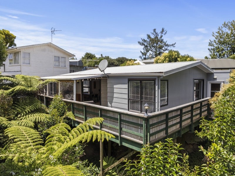 2/88 Lauderdale Road, Birkdale, Auckland - Carousel 1