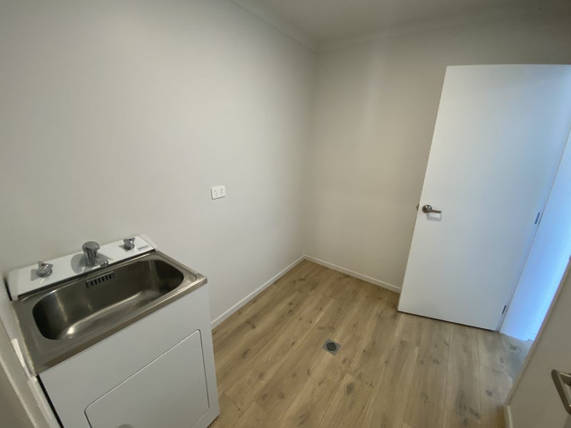 2/2 Scotland Place, Hillcrest, Hamilton - Carousel 17