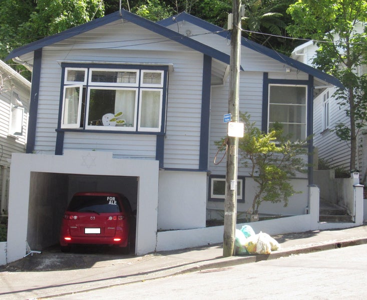 47 Adams Terrace, Aro Valley, Wellington - Carousel 1