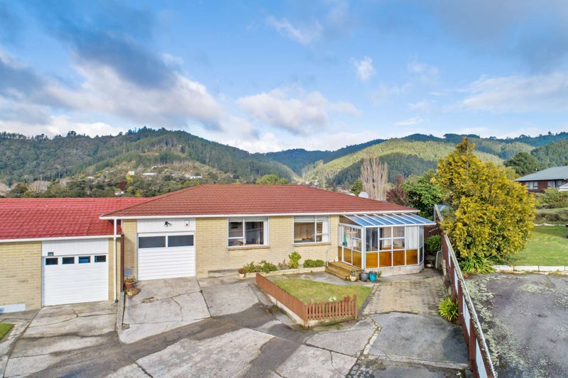 2/57 Sunbrae Drive, Silverstream, Upper Hutt - Carousel 1