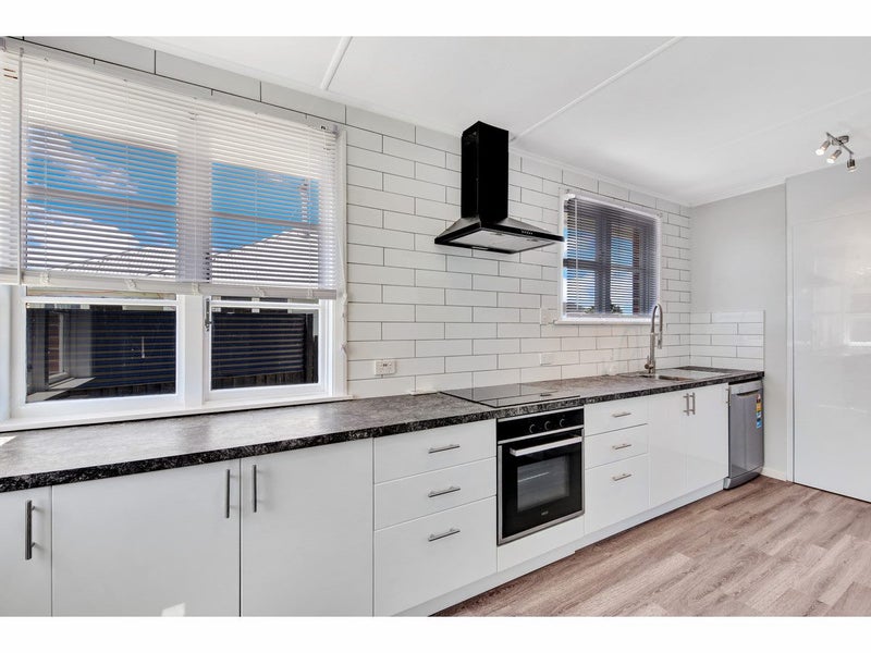 8 Grosvenor Street, Redwood, Christchurch - Carousel 1