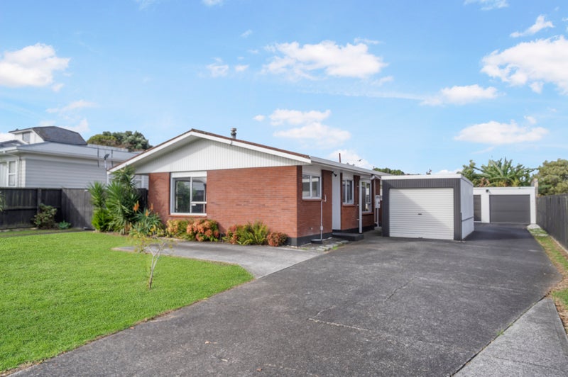 1/179 Te Atatu Road, Te Atatu South, Auckland - Carousel 2