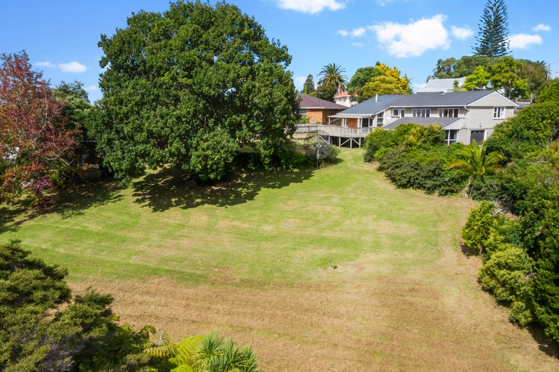 171B Titirangi Road, New Lynn, Auckland - Carousel 1