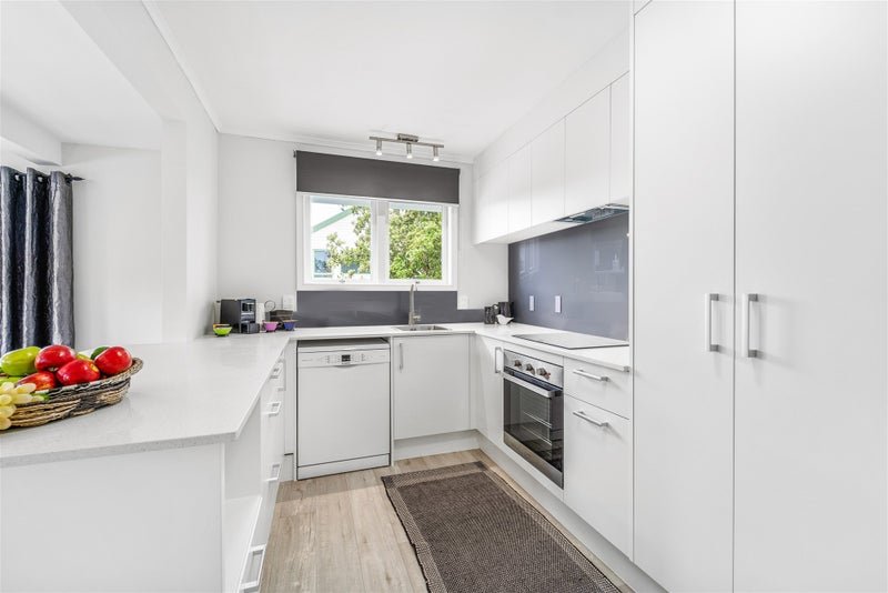 369 Whangaparaoa Road, Stanmore Bay, Whangaparaoa - Carousel 2