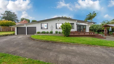 23 Highland Park Drive, Highland Park, Auckland - Carousel 1