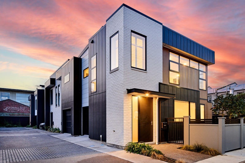 8/39 Nelson Street, Petone, Lower Hutt - Carousel 21