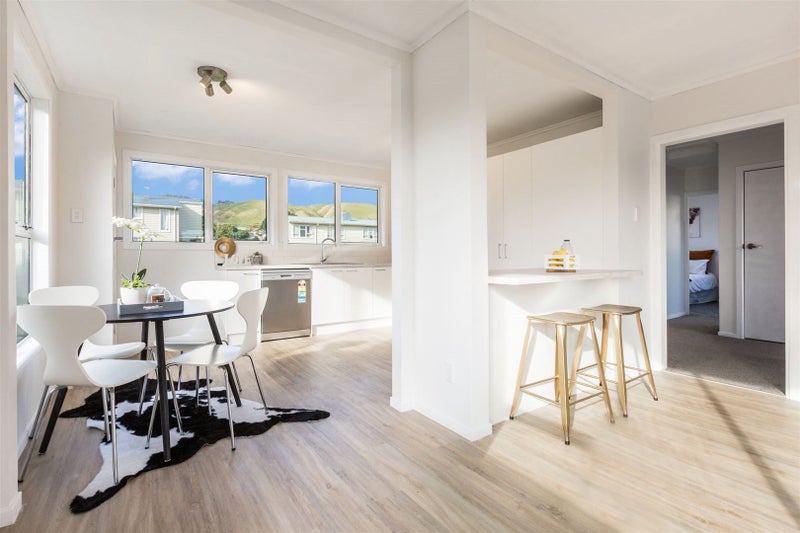 18 Kokiri Crescent, Waitangirua, Porirua - Carousel 1