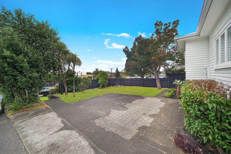 114A Kiwi Road, Point Chevalier, Auckland - Carousel 13