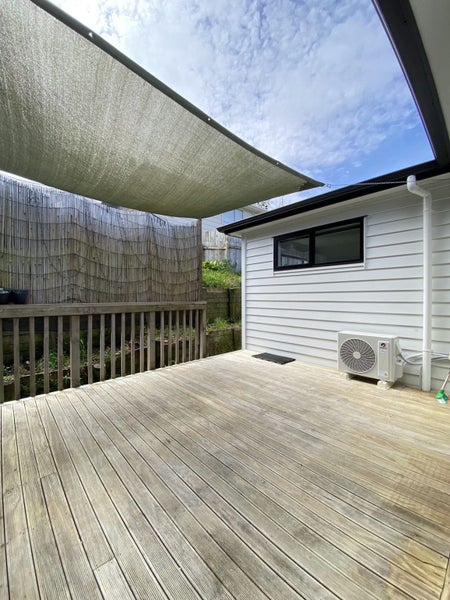 27 Finn Place, Totara Vale, Auckland - Carousel 1