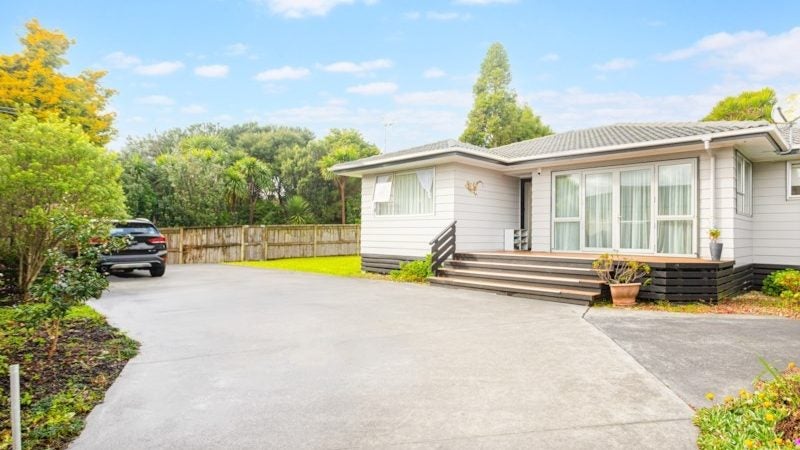 17 Serwayne Place, Sunnyvale, Auckland - Carousel 1