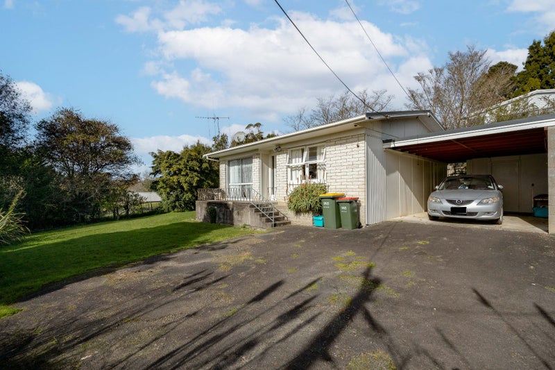 20 Acacia Crescent, Glenview, Hamilton - Carousel 1