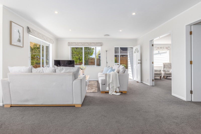 33 Spyglass Lane, Whitby, Porirua - Carousel 2