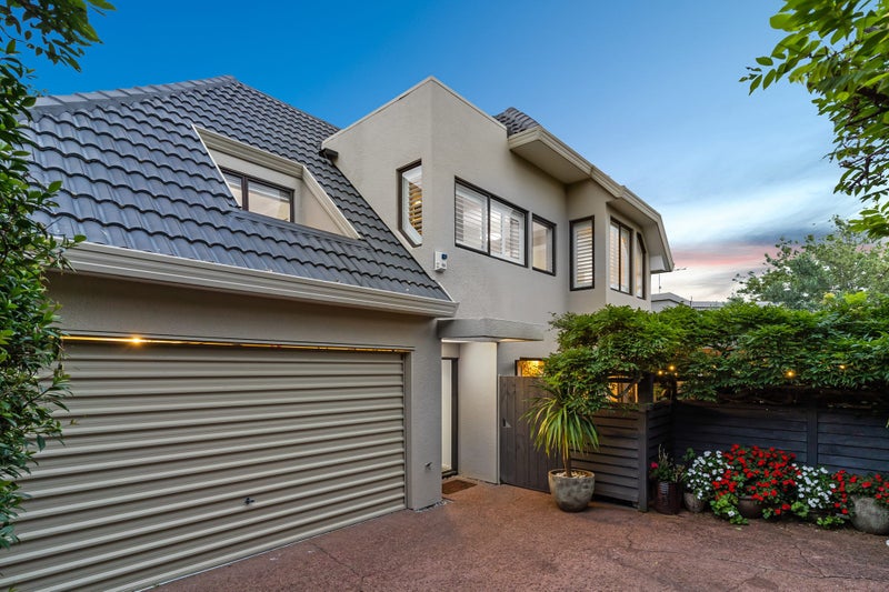 2/7 Ngaio Street, Orakei, Auckland - Carousel 1