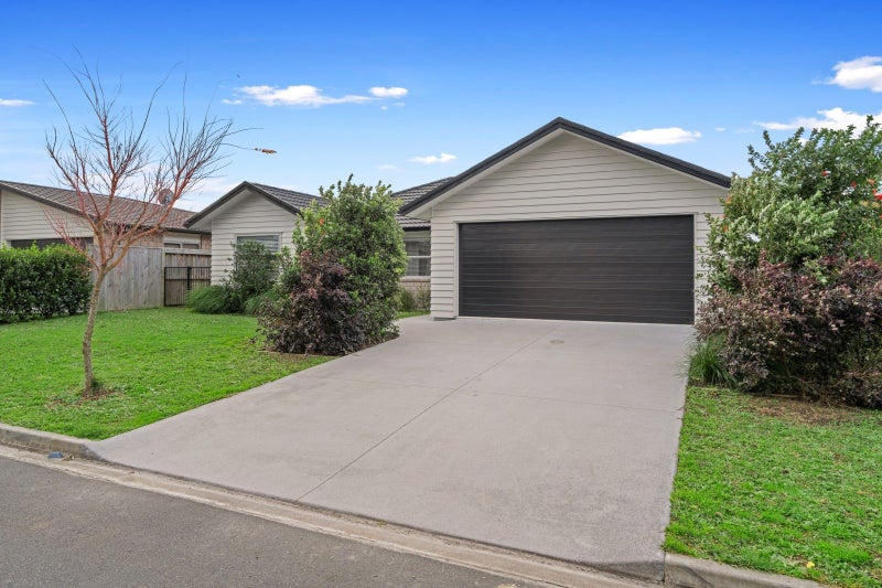 54 Awataha Crescent, Pyes Pa, Tauranga - Carousel 1