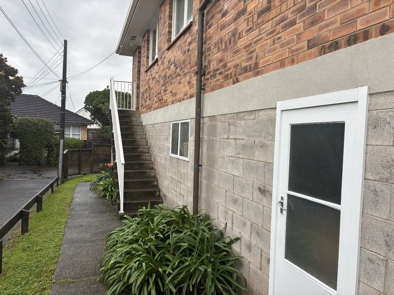 2/10 Shirley Road, Grey Lynn, Auckland - Carousel 2
