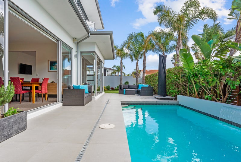 2A Mirwill Road, Rothesay Bay, Auckland - Carousel 2