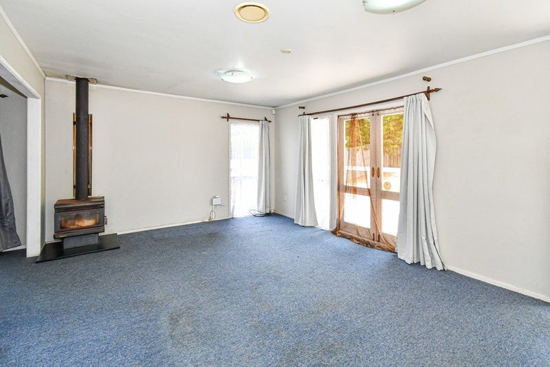 38 Walter Strevens Drive, Conifer Grove, Takanini - Carousel 2