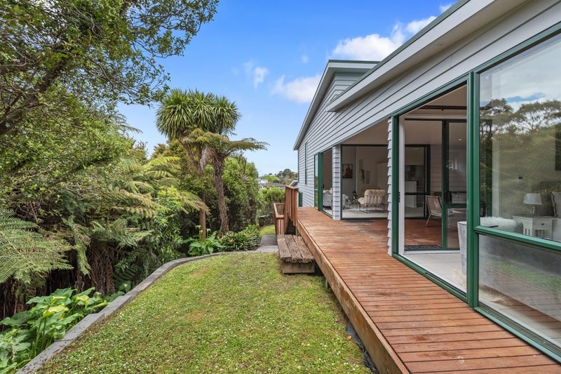 7 Keating Rise, Northcross, Auckland - Carousel 2