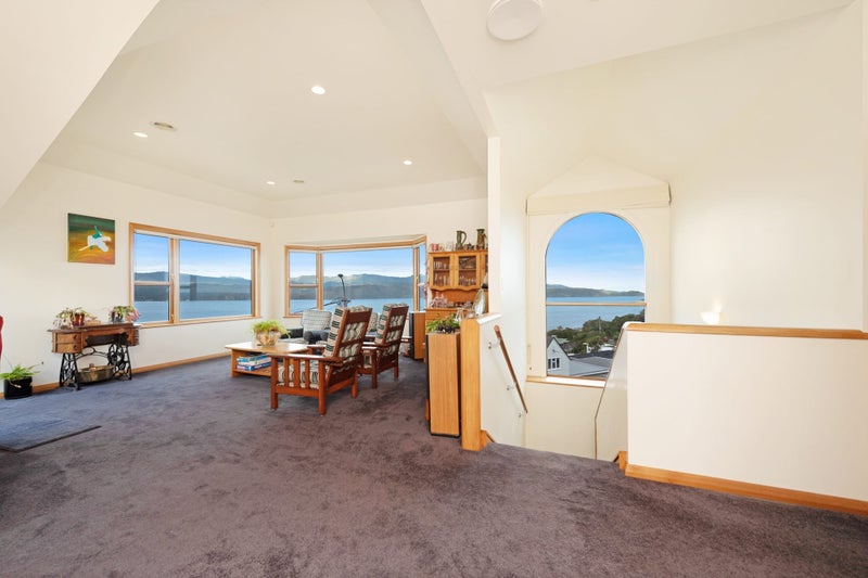 156 Nevay Road, Karaka Bays, Wellington - Carousel 2