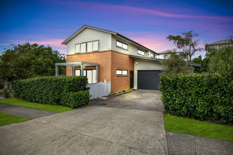 8 Joseph Street, Flat Bush, Auckland - Carousel 1