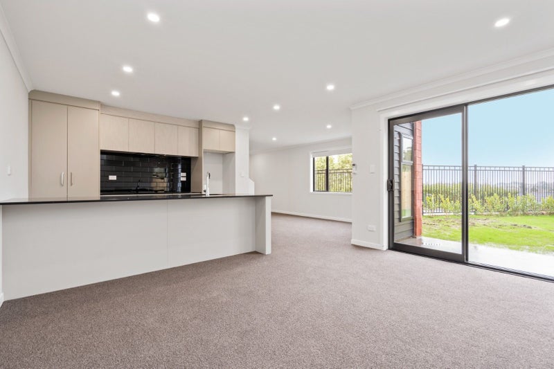 12/18 Mahoe Street, Melville, Hamilton - Carousel 2